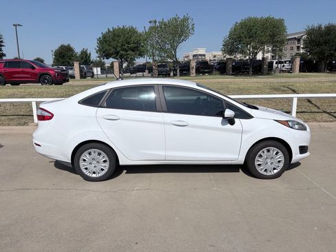 Used 2017 Ford Fiesta S FWD image 4