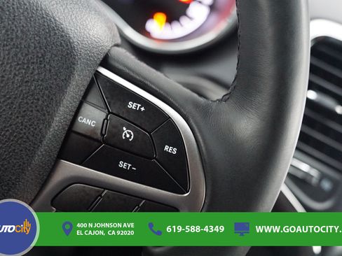 Used 2018 Jeep Grand Cherokee Altitude RWD image 21
