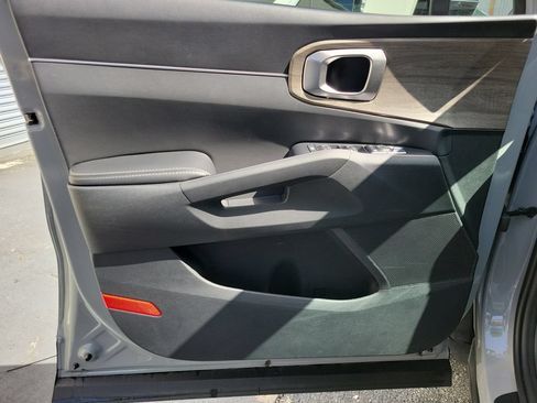 Certified 2023 Kia Sorento EX w/ Panoramic Sunroof Package FWD image 14