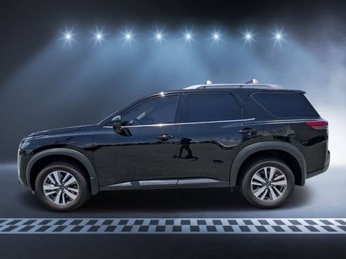 Used 2025 Nissan Pathfinder SL FWD image 6