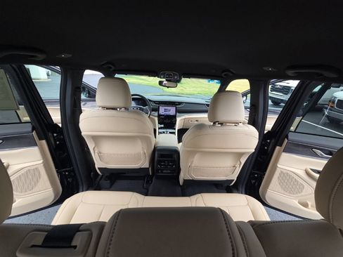 Used 2024 Jeep Grand Cherokee Limited AWD/4WD image 20