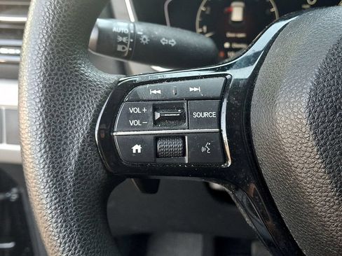 Used 2023 Honda Pilot LX image 24