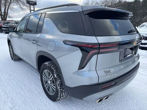Used 2024 Chevrolet Traverse LT image 8