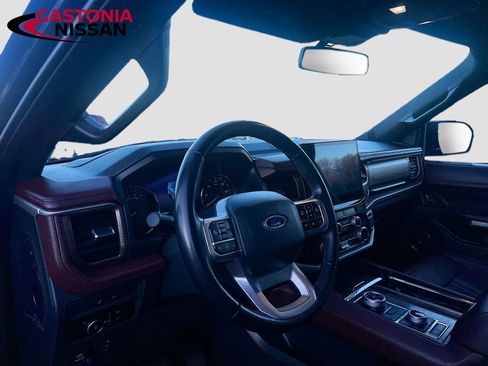 Used 2024 Ford Expedition Max Limited image 11