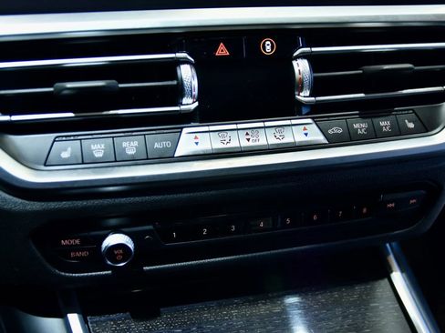 Used 2020 BMW 330i xDrive 330i xDrive w/ M Sport Package image 15