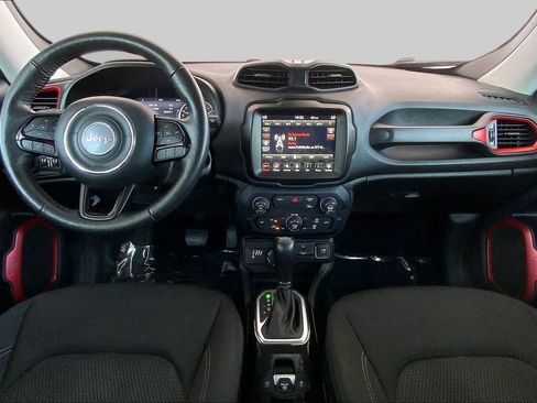 Used 2022 Jeep Renegade Latitude w/ Convenience Group AWD/4WD image 16