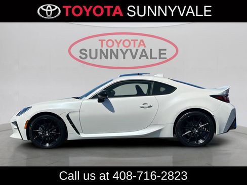 Used 2024 Toyota GR86 Premium RWD image 7