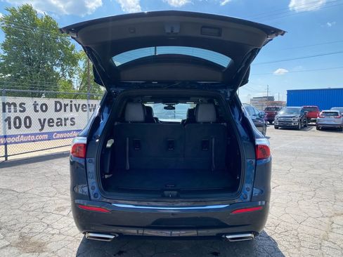 Used 2023 Buick Enclave Essence w/ Experience Buick Package AWD/4WD image 4