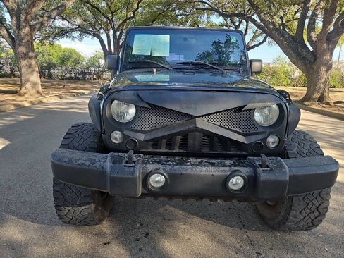 Used 2015 Jeep Wrangler Unlimited Sport w/ Connectivity Group image 8