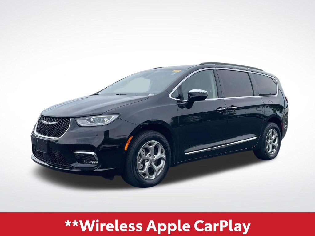 Used 2023 Chrysler Pacifica Limited AWD/4WD image 4