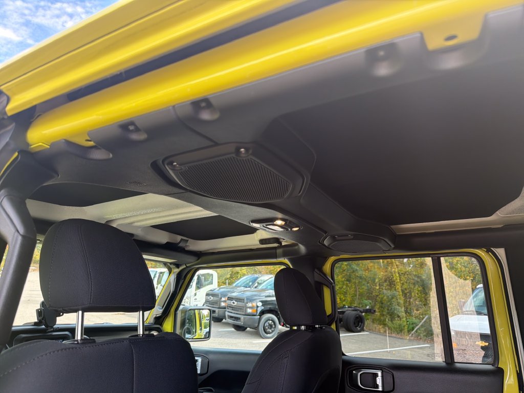 Used 2022 Jeep Wrangler Unlimited Sport AWD/4WD image 31