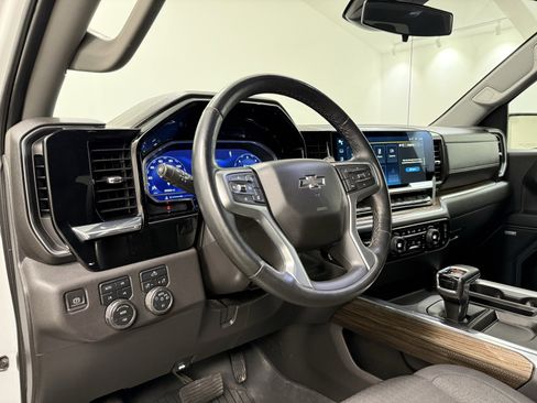 Used 2023 Chevrolet Silverado 1500 LT Trail Boss w/ Convenience Package II image 19