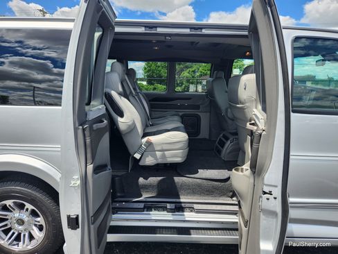 Used 2020 Chevrolet Express 2500 w/ Enhanced Convenience Package RWD image 52