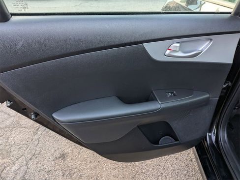 Used 2024 Kia Forte LXS image 27