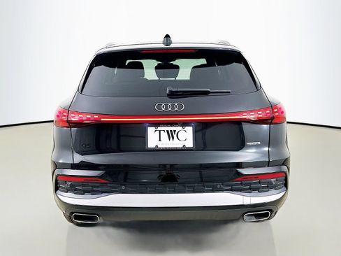 Used 2025 Audi Q5 Premium w/ Convenience Package AWD/4WD image 6
