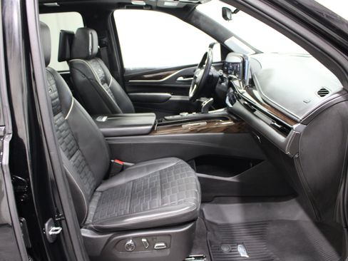 Used 2023 Cadillac Escalade ESV Sport Platinum AWD/4WD image 30
