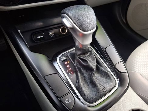 Certified 2022 Kia Soul LX image 14