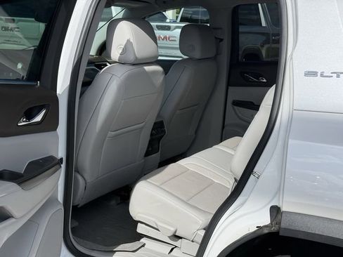 Used 2020 GMC Acadia SLT w/ Driver Alert Package II FWD image 27