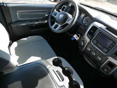 Used 2023 RAM 1500 Classic SLT image 9