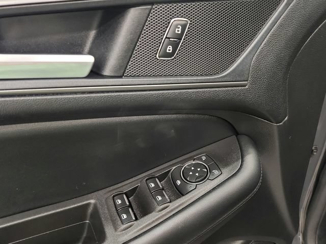 Used 2021 Ford Edge SE FWD image 20