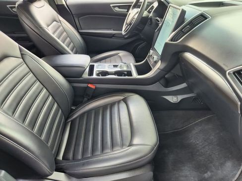 Used 2022 Ford Edge SEL image 11