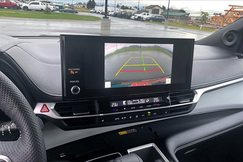 Used 2025 Toyota Sienna XSE AWD/4WD image 21
