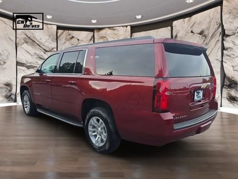 Used 2019 Chevrolet Suburban LT w/ Luxury Package AWD/4WD image 7