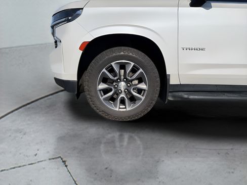 Used 2022 Chevrolet Tahoe LT w/ Luxury Package AWD/4WD image 9