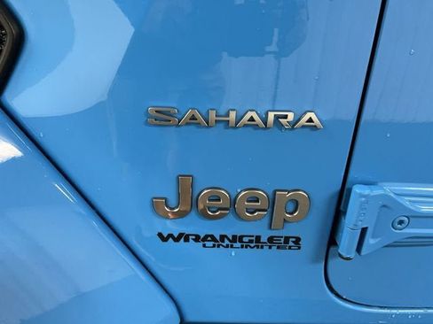 Used 2021 Jeep Wrangler Unlimited Sahara AWD/4WD image 32