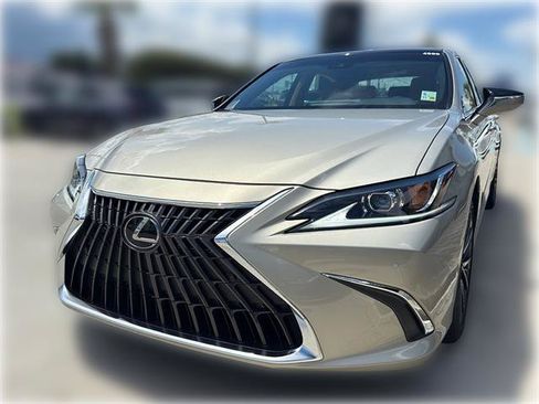 Used 2025 Lexus ES 350 w/ Premium Package FWD image 4