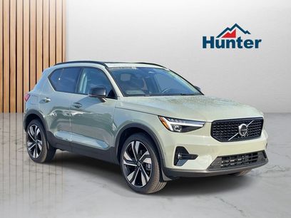 Used 2025 Volvo XC40 B5 Ultra w/ Climate Package