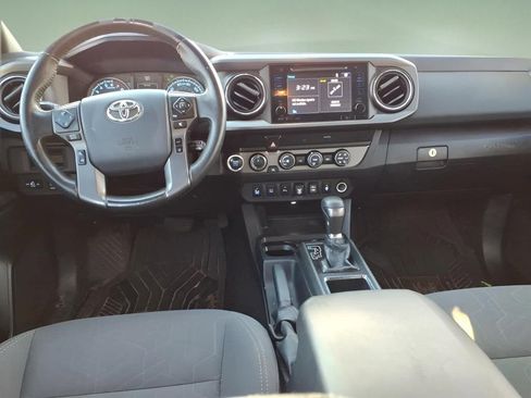 Used 2019 Toyota Tacoma TRD Off-Road w/ Technology Package image 9