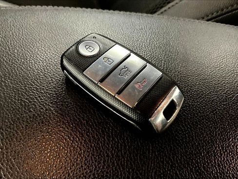 Used 2019 Kia Optima S image 33