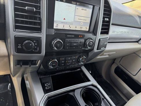 Used 2019 Ford F250 Lariat w/ Lariat Ultimate Package AWD/4WD image 16