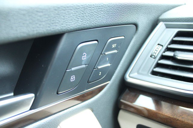 Used 2019 Audi Q5 2.0T Premium Plus w/ Premium Plus Package AWD/4WD image 14