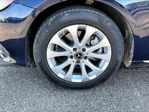 Used 2018 Mercedes-Benz E 300 image 4