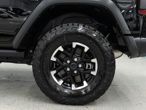 Used 2025 Jeep Wrangler Unlimited Rubicon 4xe AWD/4WD image 33