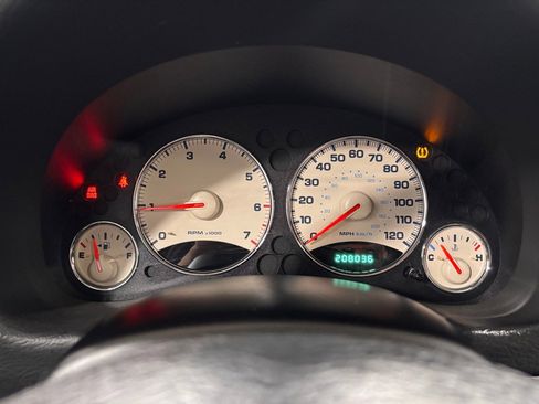 Used 2004 Jeep Liberty Limited w/ 17" Chrome Wheel & Tire Group image 15