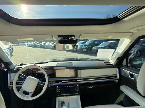 Certified 2025 Hyundai Santa Fe Calligraphy image 7