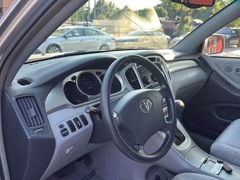 Used 2004 Toyota Highlander 2WD V6 image 13