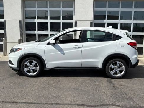 Used 2021 Honda HR-V LX image 3