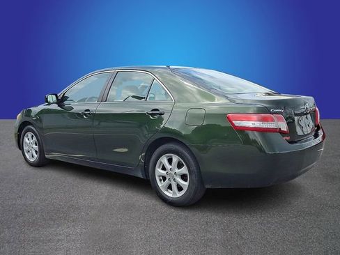 Used 2010 Toyota Camry LE FWD image 6