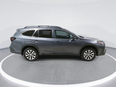 Used 2025 Subaru Outback Premium w/ Popular Package #1A image 4