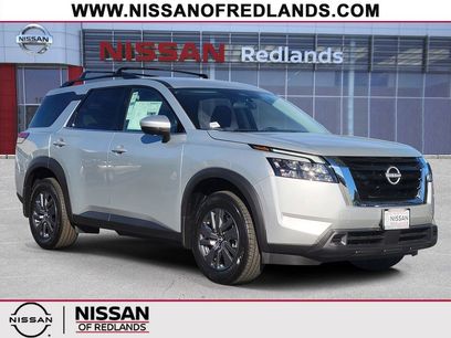 New 2025 Nissan Pathfinder SV