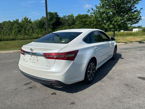 Used 2017 Toyota Avalon XLE Premium w/ All Weather Liner Package FWD image 5