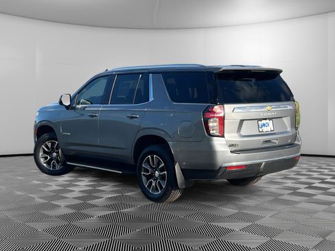 Used 2022 Chevrolet Tahoe LT w/ Luxury Package AWD/4WD image 2