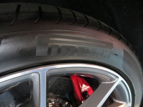 Used 2013 Ferrari California RWD image 34
