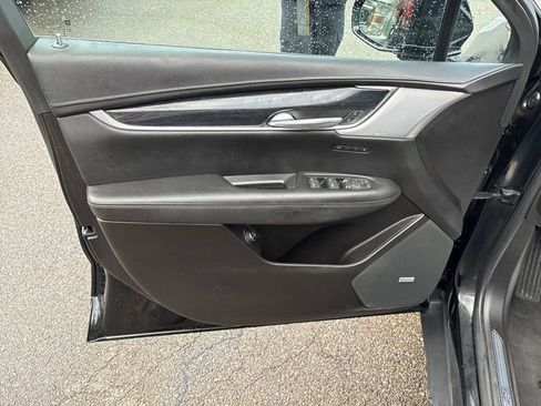 Used 2023 Cadillac XT5 Premium Luxury AWD/4WD image 8