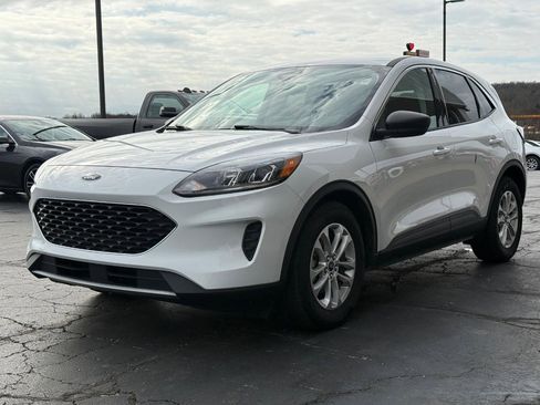 Used 2022 Ford Escape SE image 8