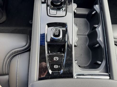 New 2026 Volvo XC90 T8 Ultra w/ Protection Package Premier AWD/4WD image 17